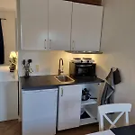 Mini-lejlighed Med Kokken - Deler Bad Og Toilet Med Nabolejlighed 4 *